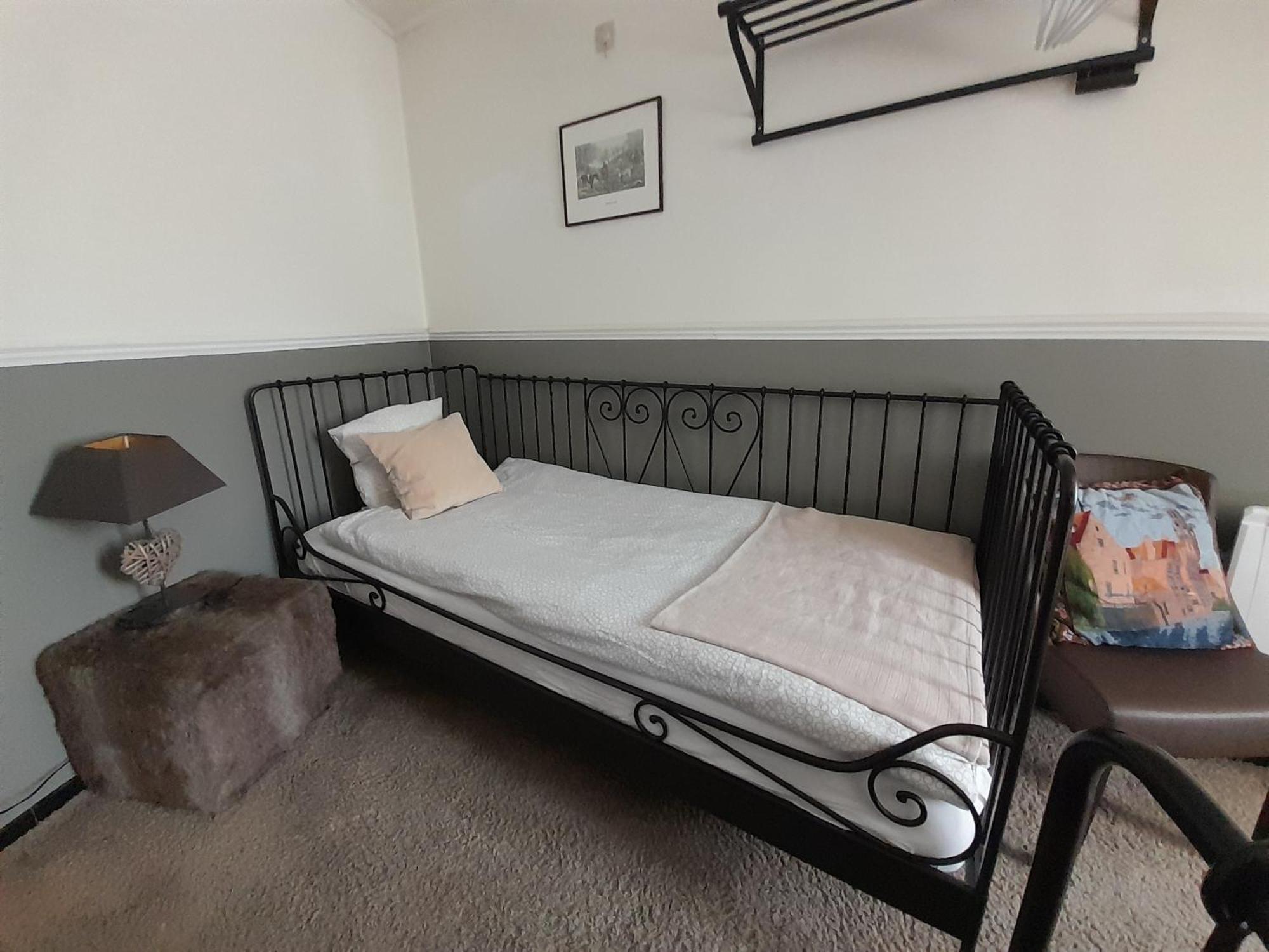 Juliette'S Bed and Breakfast Ieper Rum bild